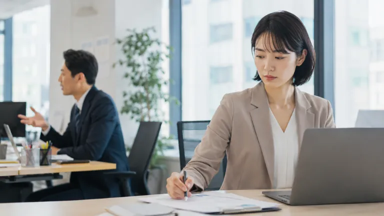 職場の苦手な人とどう接する？必要以上に関わらない距離の取り方